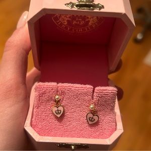 JUICY COUTURE HEART PEARL EARRINGS